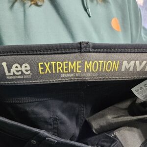 Lee Men's Extreme Motion Straight Fit Jeans in Black